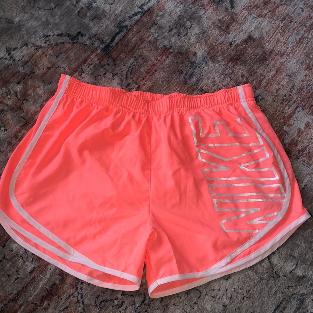 Nike Dri-Fit shorts size L NWT